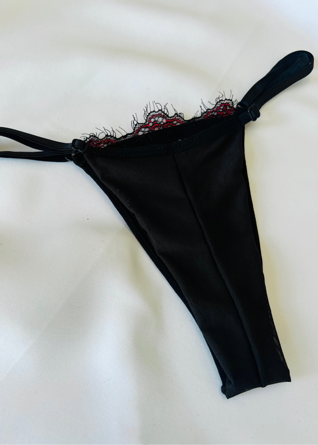 Calcinha renda fio de tule