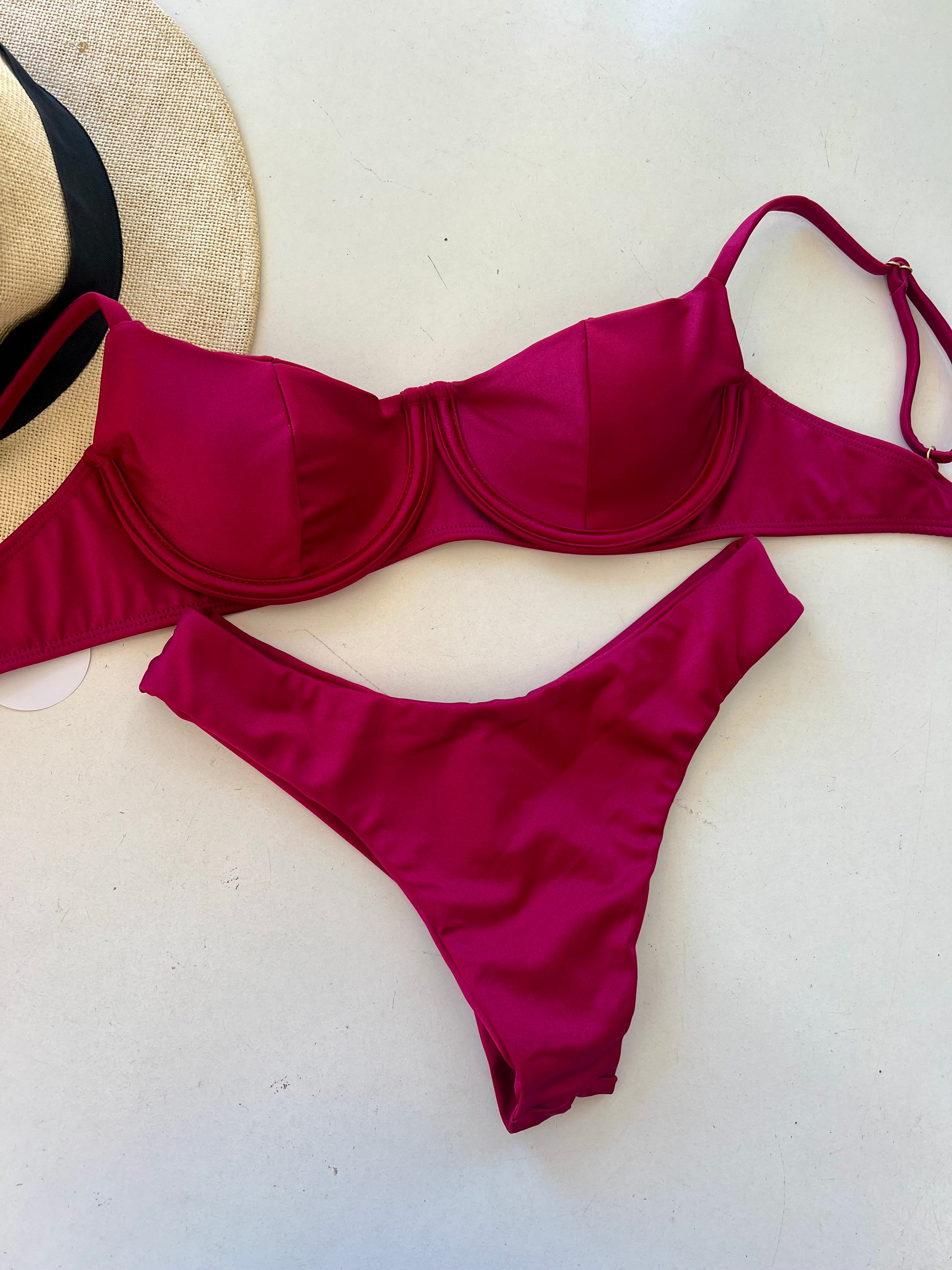 Biquíni Pé na Areia