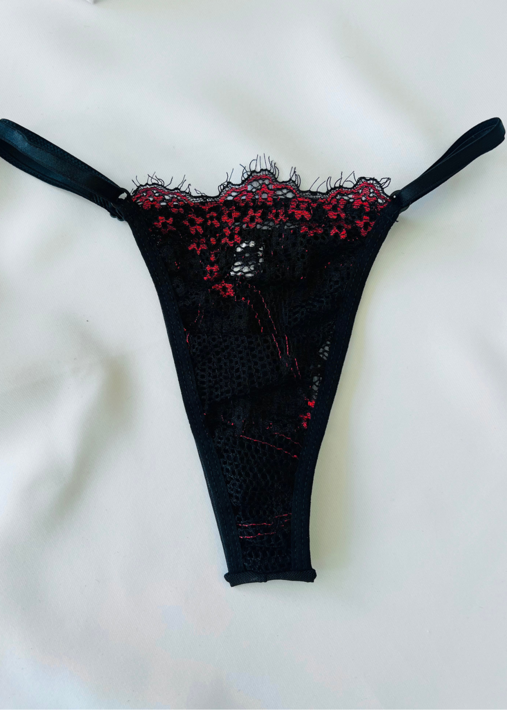 Calcinha renda fio de tule